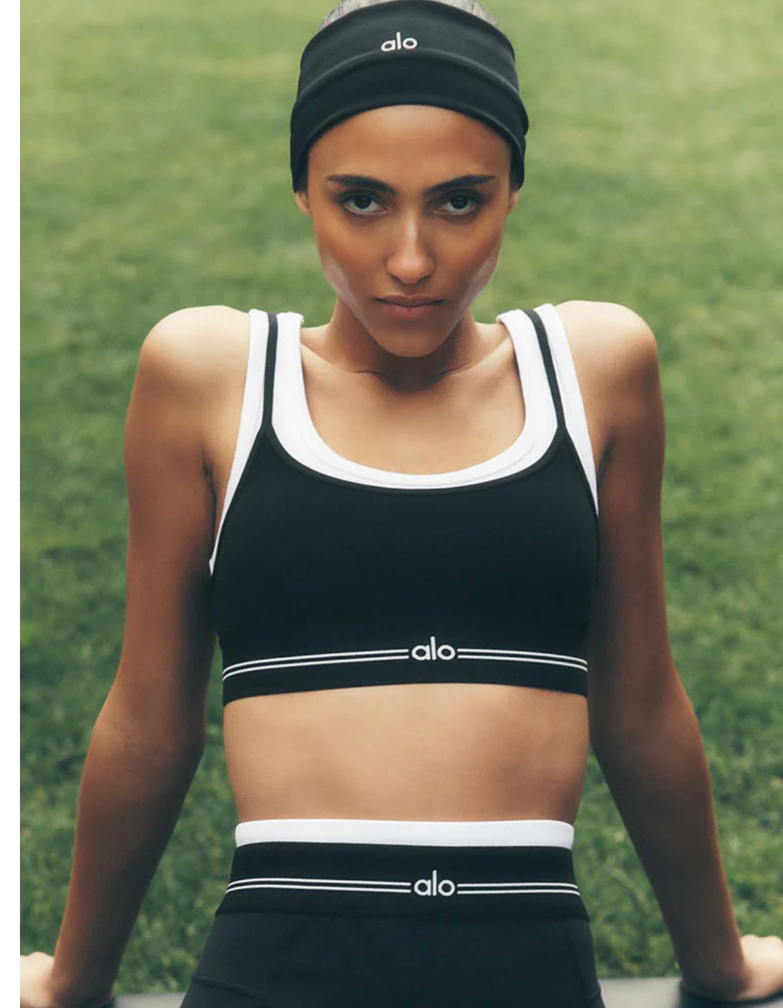 ALO AIR BRUSH BETTER TOGETHER TWO PIECE BRA AND LEGGINGS